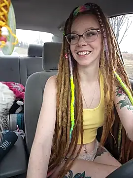 LucidLucy Adlı Modelin Canlı XXX Sohbeti