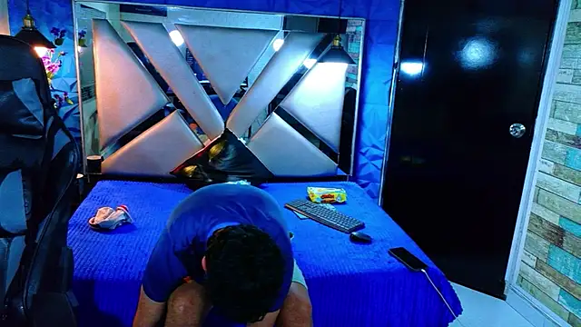 Pertunjukan Kamera Web Oliver_Jamees