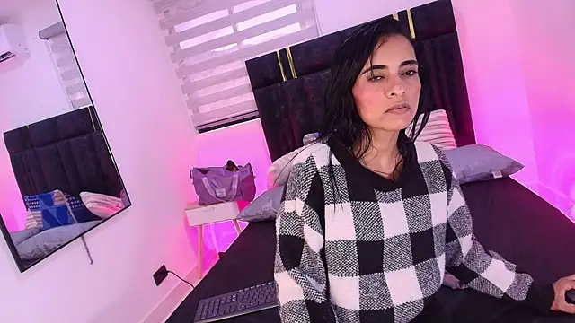 sara_ck Adlı Modelin Canlı XXX Sohbeti