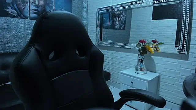 XXX chat uživo modela AlecciaNova