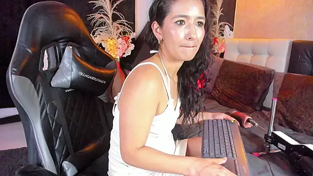 Vicky_Angeel live XXX chat