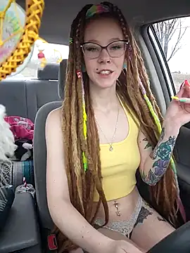 LucidLucy Show in webcam