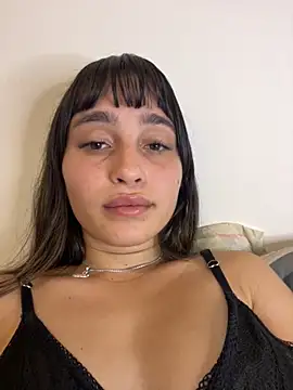 LyaOfficial Adlı Modelin Canlı XXX Sohbeti