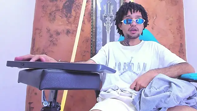 دردشة Josh_Hot_Sex الجنسية المباشرة