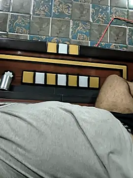 BeardKingo: διαδικτυακό σόου στην κάμερα