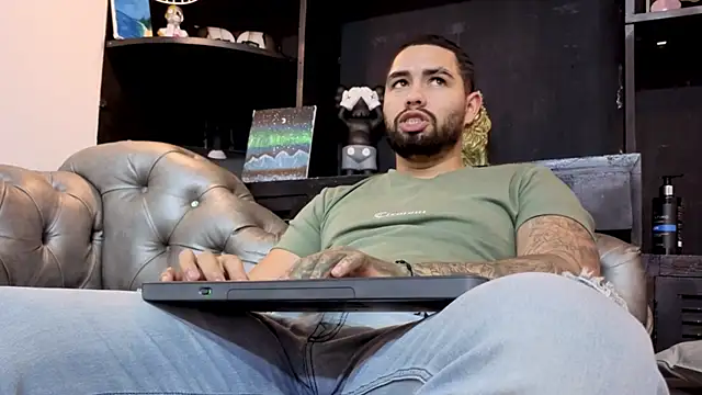 matteosantos Show in webcam