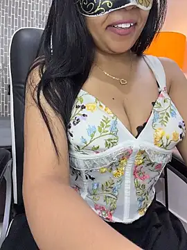 escape_with_me Adlı Modelin Canlı XXX Sohbeti