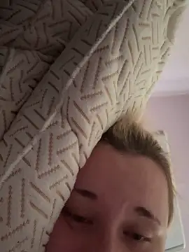 imawhorenslut19's Live XXX Chat