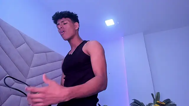 DomenicoRey: διαδικτυακό σόου στην κάμερα