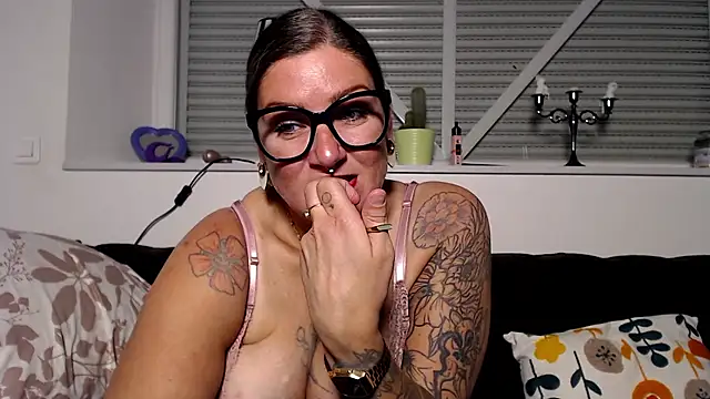 MaitresseGwene Live XXX-Chat