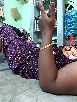 Tamilselviroja-'s Live XXX Chat