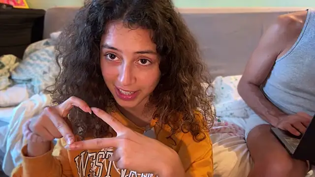 แชท XXX สดของ absoluthorrorfield