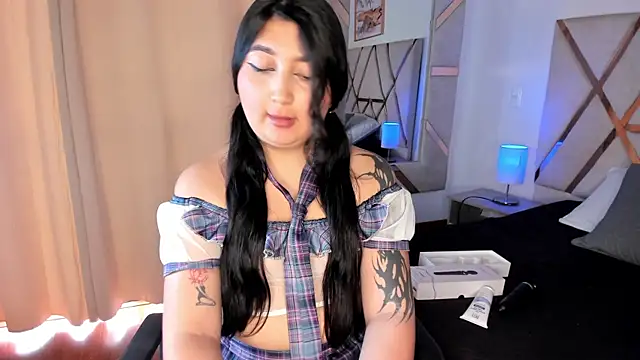 Nicolle_77n Live XXX chat