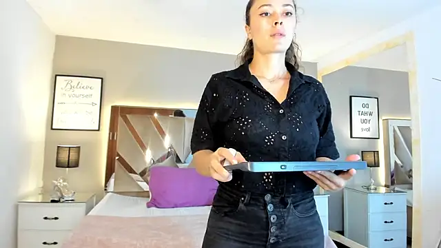 cellestehot Adlı Modelin Canlı XXX Sohbeti