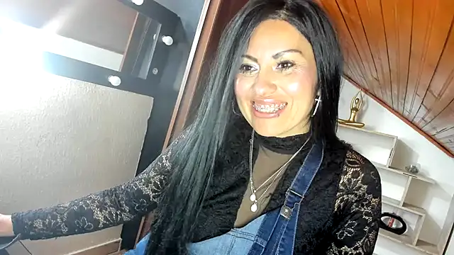 Tania_mature Adlı Modelin Canlı XXX Sohbeti