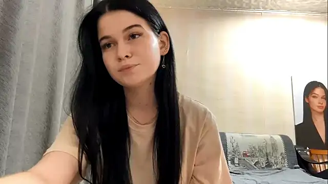 BellaLuxury Adlı Modelin Canlı XXX Sohbeti