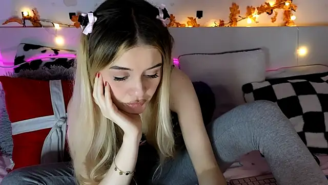 nicollewetpussy Obrolan Langsung XXX