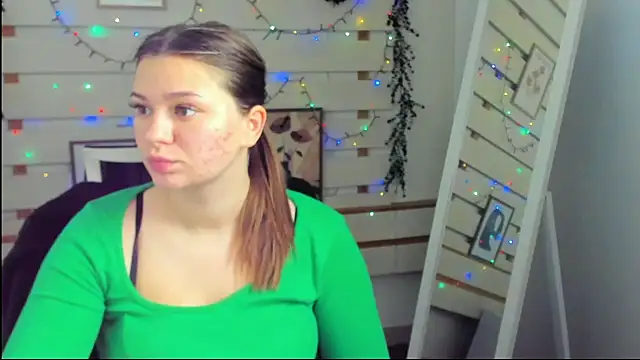 Josephine_Kiss Adlı Modelin Canlı XXX Sohbeti