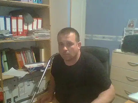 manubm03 Show in webcam