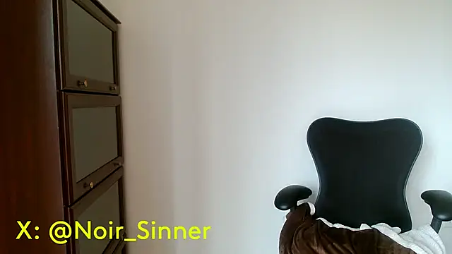 sinnernoir Show in webcam