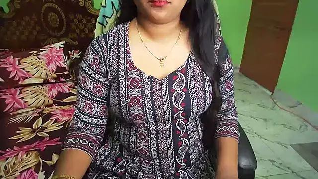 แชท XXX สดของ BengaliQueenStar