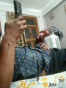 vardh033 Live XXX Chat