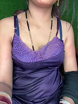 CUTI-NAINA Chat XXX in diretta