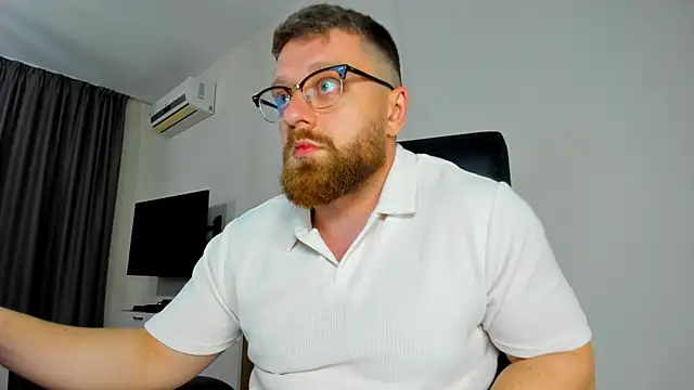 Chatroom XXX en direct de Findom_guy