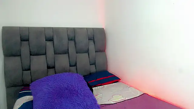 little_star_porn's Webcam Show