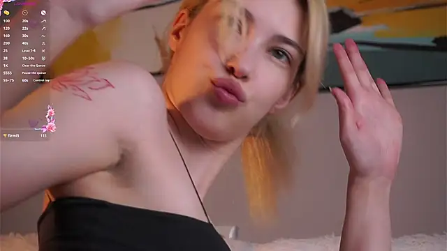 AngelicRice Adlı Modelin Canlı XXX Sohbeti