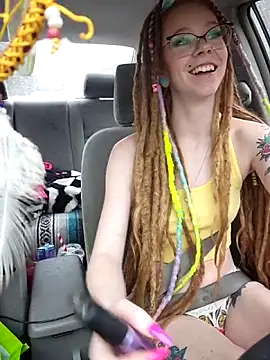 LucidLucy Show in webcam