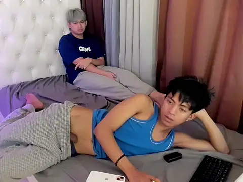 davincihugecock Adlı Modelin Canlı XXX Sohbeti