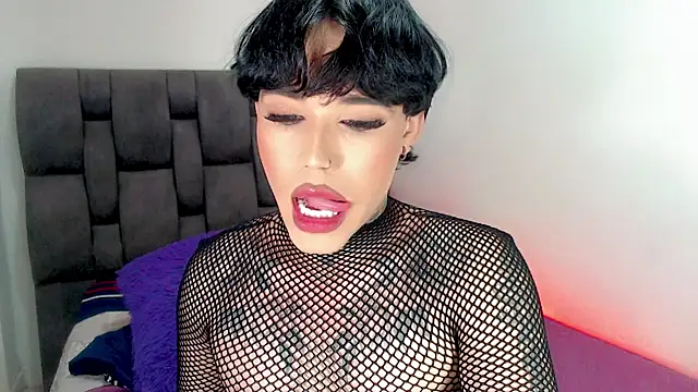 Pokazy przed kamerką – little_star_porn