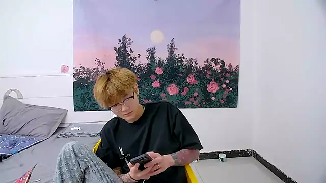 Chat XXX en directo de KK-cuteboy