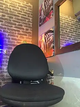 XXX chat uživo modela KyleJoss30