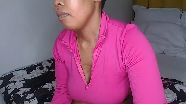 Bella_2025's Live XXX Chat