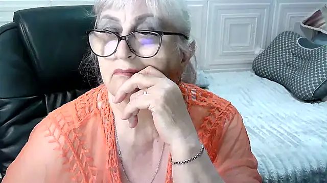 LolkaAlyss webcam show