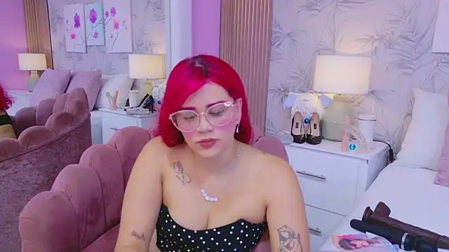 CherryTayloor Adlı Modelin Canlı XXX Sohbeti