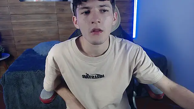 trevor_mob's Live XXX Chat