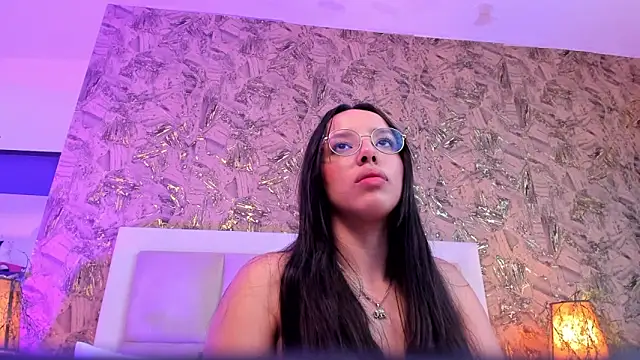 ValkyriaSteel Adlı Modelin Canlı XXX Sohbeti