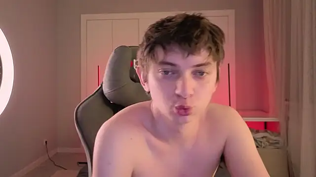 Show modela pjatteryd na web-kameri