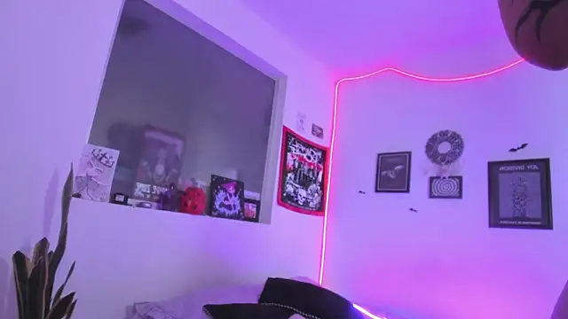 gothic_do11 Adlı Modelin Canlı XXX Sohbeti