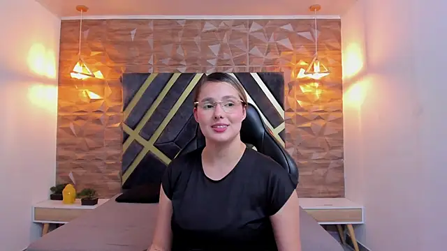 Emmaa_white_ Chat XXX in diretta