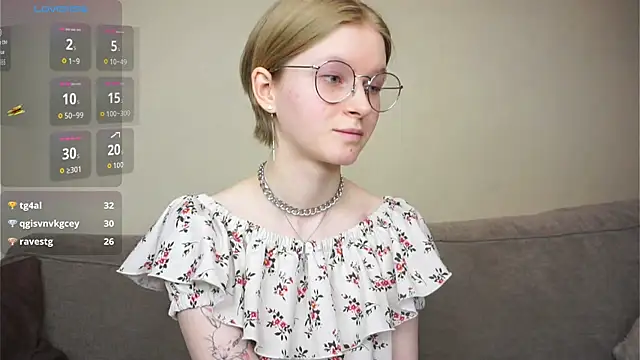 ToyaPletz Chat XXX in diretta