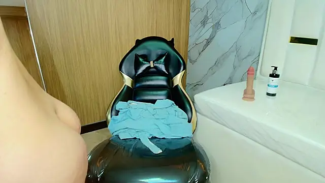 rox_luxury_tf Adlı Modelin Canlı XXX Sohbeti