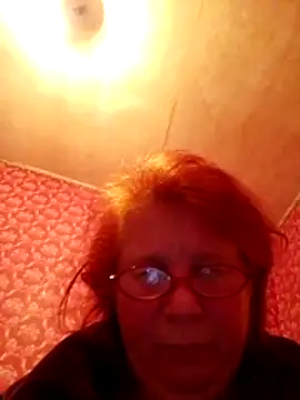 SquirrelFine – Live XXX-chat