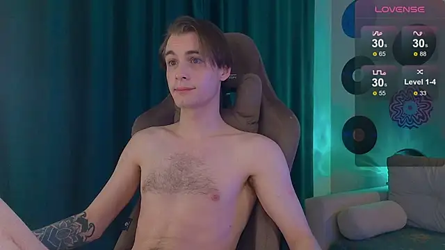 DebugMee: вебкам-шоу