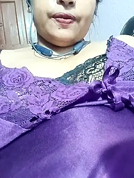 Hot_ri_ya69 Pertunjukan Webcam