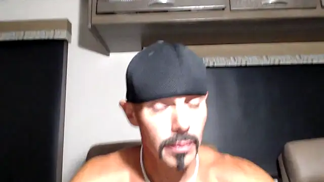 ThickD2C লাইভ XXX চ্যাট