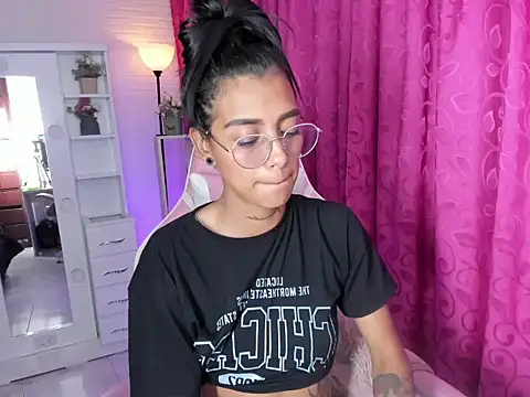 KarlaSlutSkinny__ Chat XXX live